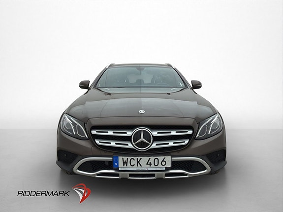Mercedes-Benz E220 2 of 5