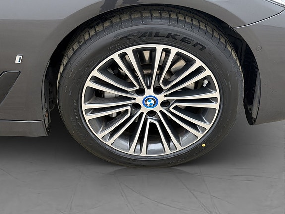 BMW 530e 29 of 30