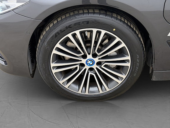 BMW 530e 26 of 30