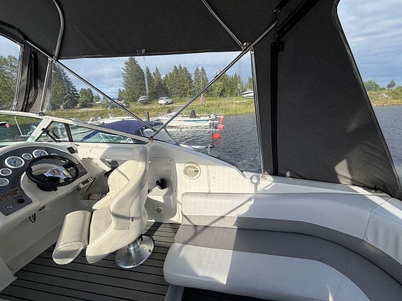 Chris Craft 302 Crowne 10 of 15