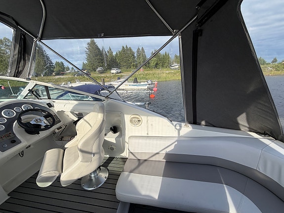 Chris Craft 302 Crowne 7 of 15