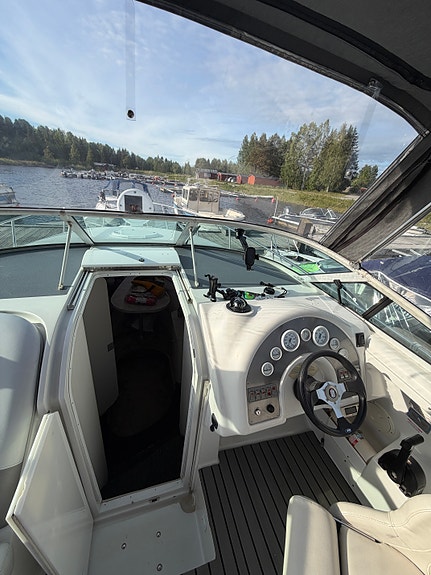 Chris Craft 302 Crowne 3 of 5