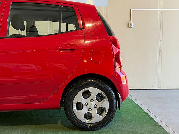 Kia Picanto 15 of 18