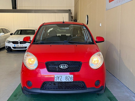 Kia Picanto 2 of 18