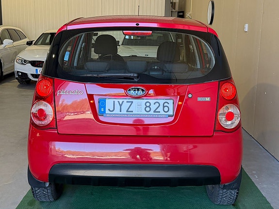 Kia Picanto 18 of 18