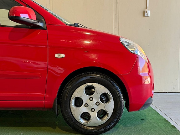 Kia Picanto 3 of 18