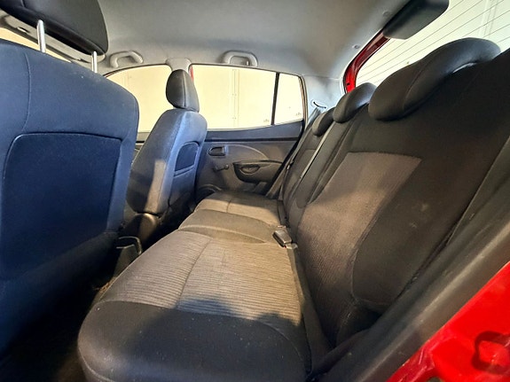 Kia Picanto 9 of 18