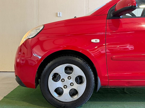 Kia Picanto 14 of 18