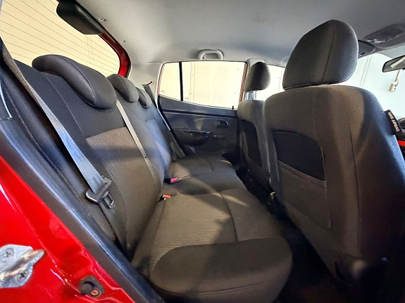 Kia Picanto 7 of 18