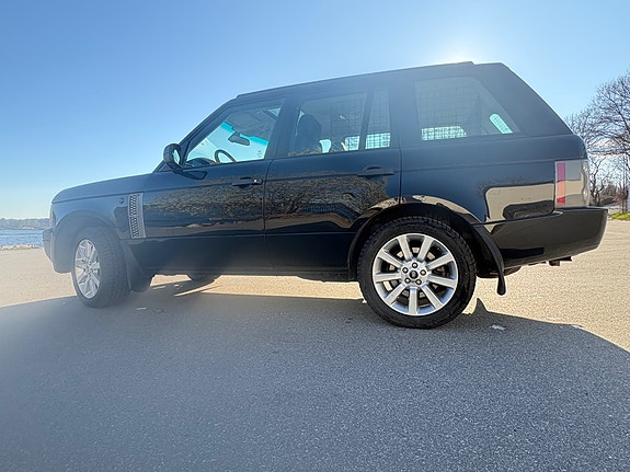 Land Rover Range Rover 3 of 7