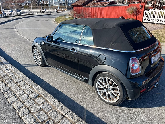 MINI Cooper S 3 of 5