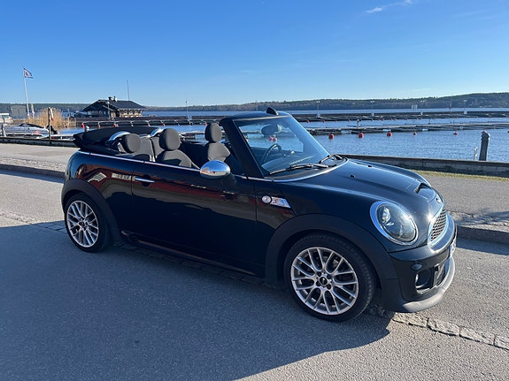 MINI Cooper S 2 of 5