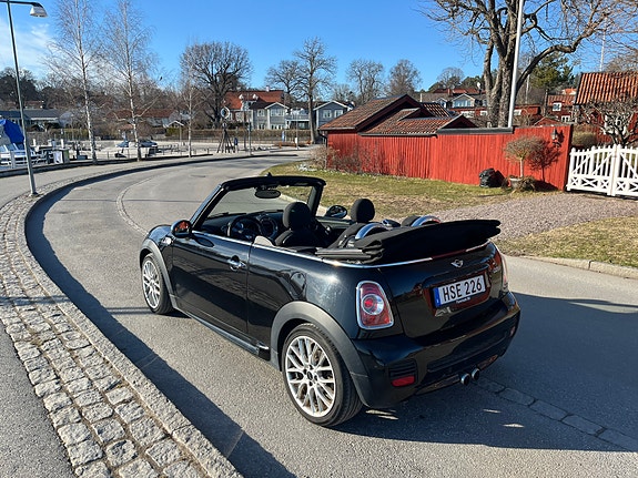 MINI Cooper S 4 of 5