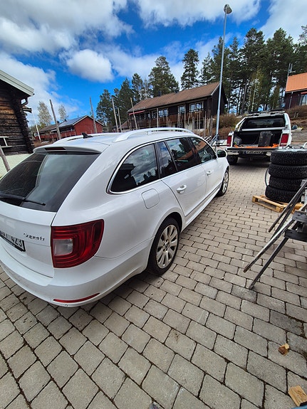 Skoda Superb 4 of 5