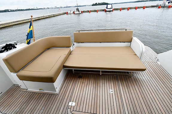 Galeon 430 HTC 19 of 24