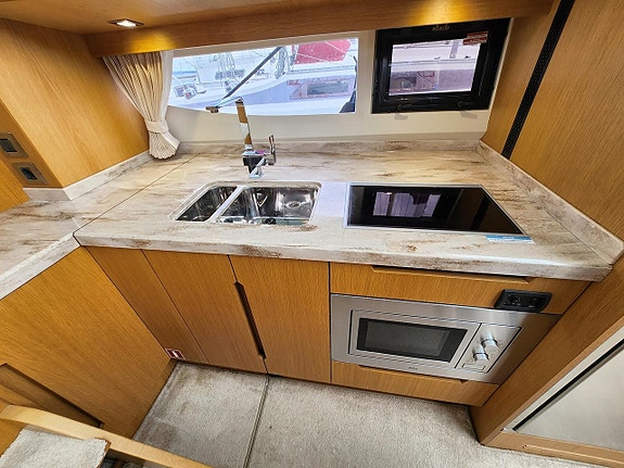 Galeon 430 HTC 8 of 24