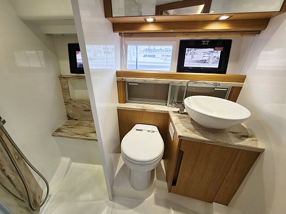 Galeon 430 HTC 12 of 24