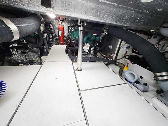 Galeon 430 HTC 23 of 24