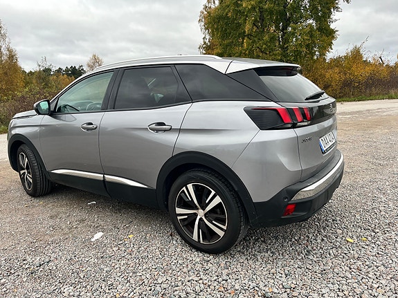 Peugeot 3008 2 of 4