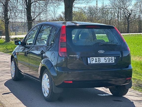 Ford Fiesta 4 of 14
