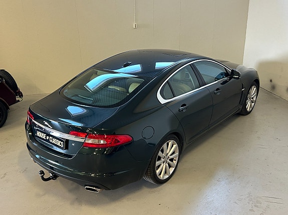 Jaguar XF 10 of 21