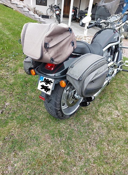 Harley-Davidson VRSCAW V-ROD 2 of 5