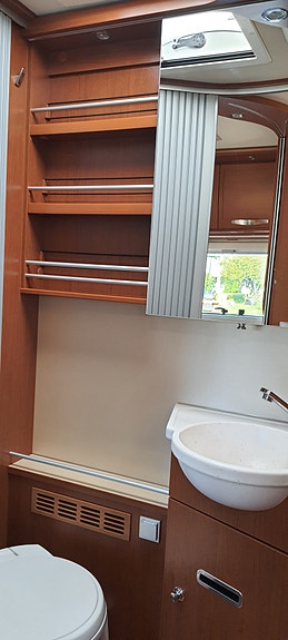Hymer B680 Starline 21 of 30