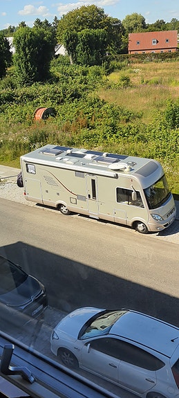Hymer B680 Starline 2 of 30