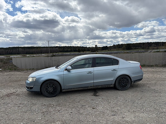 Volkswagen Passat 3 of 5