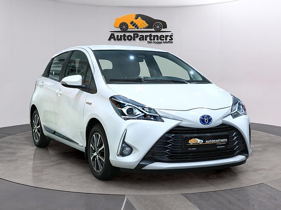 Toyota Yaris 3 of 23