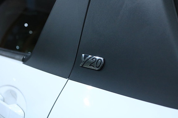 Toyota Yaris 18 of 23