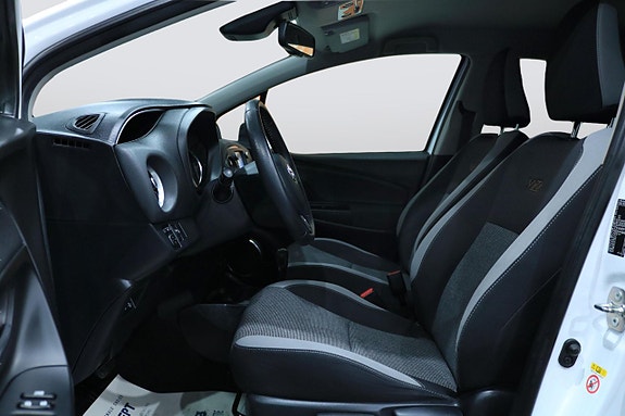 Toyota Yaris 7 of 23