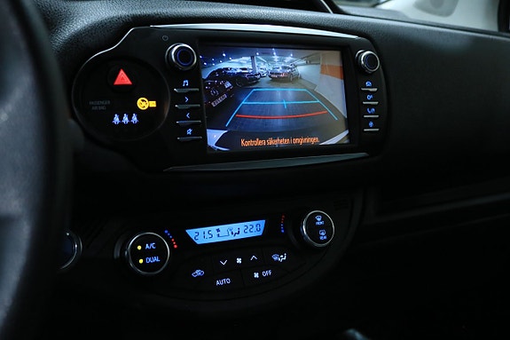 Toyota Yaris 12 of 23