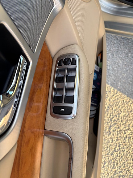 Jaguar XF 10 of 12