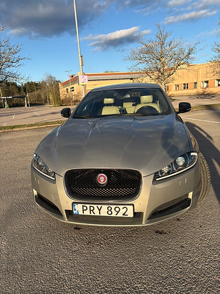 Jaguar XF 5 of 12