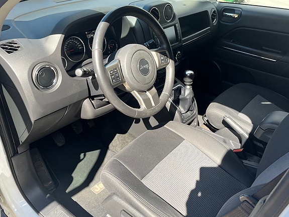 Jeep Compass 6 of 9