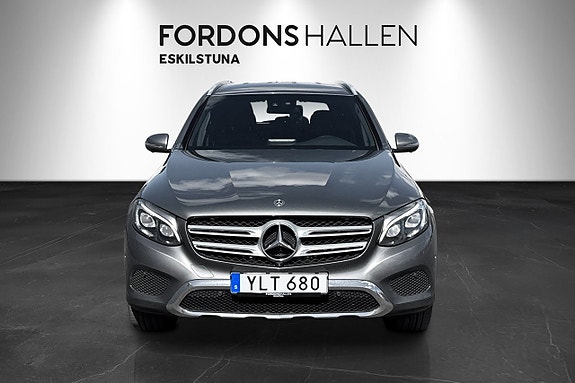 Mercedes-Benz GLC220 d 2 of 5