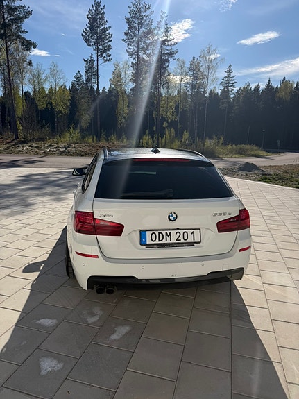 BMW 530d 3 of 5