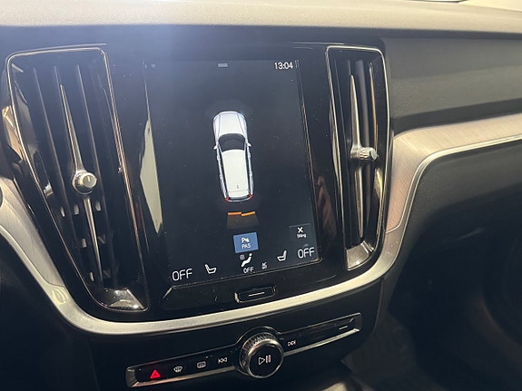 Volvo V60 Cross Country 9 of 11