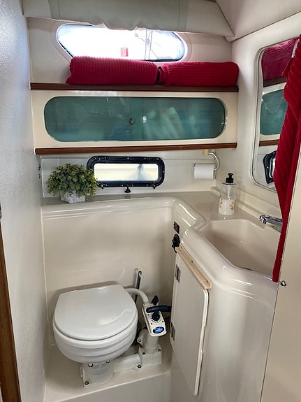 Höstpris Bayliner 2855 Ciera 1995 (350 hk, motor från 2006) – Välutrustad 8 of 11