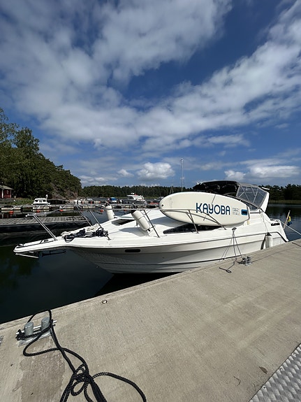 Bayliner 2855 Ciera – 1995 (350 hk, motor 2006) – Nyare kapell – Välutrustad 3 of 5