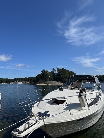 Bayliner 2855 Ciera – 1995 (350 hk, motor 2006) – Nyare kapell – Välutrustad 2 of 5