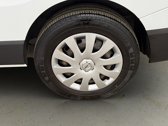 Nissan NV300 21 of 23