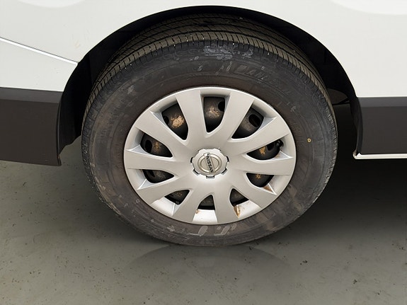 Nissan NV300 22 of 23