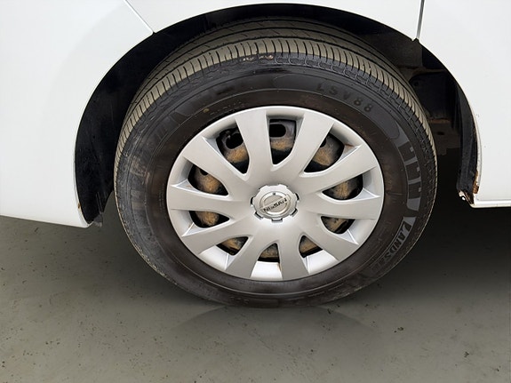Nissan NV300 20 of 23