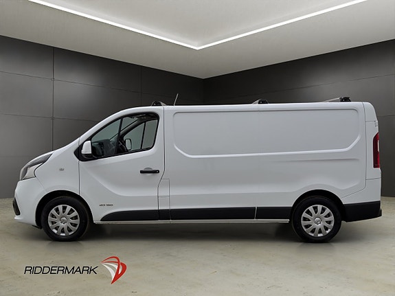 Nissan NV300 6 of 23