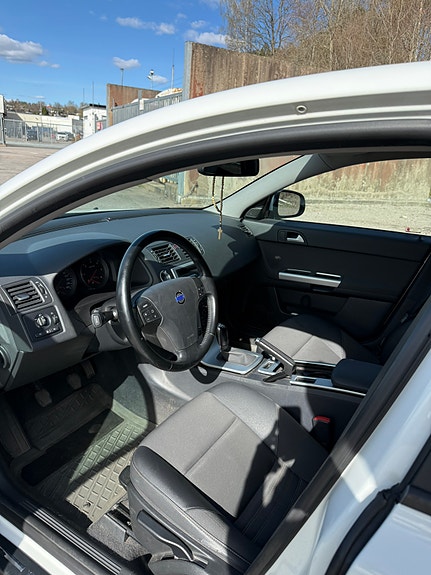 Volvo S40 3 of 5