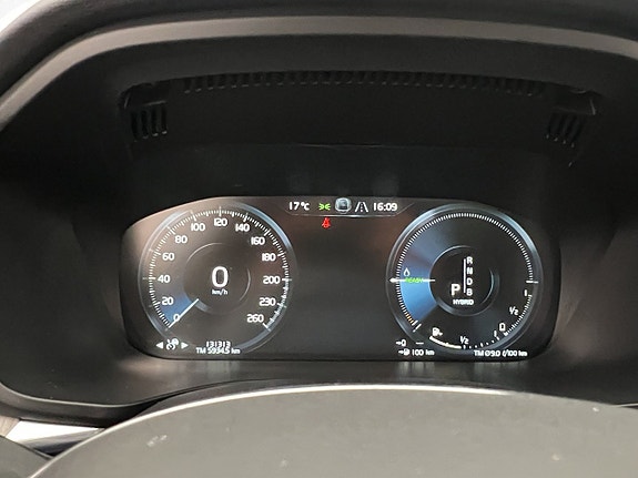 Volvo XC60 15 of 30