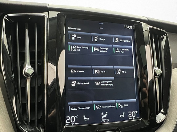 Volvo XC60 19 of 30