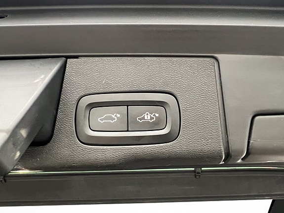 Volvo XC60 9 of 30